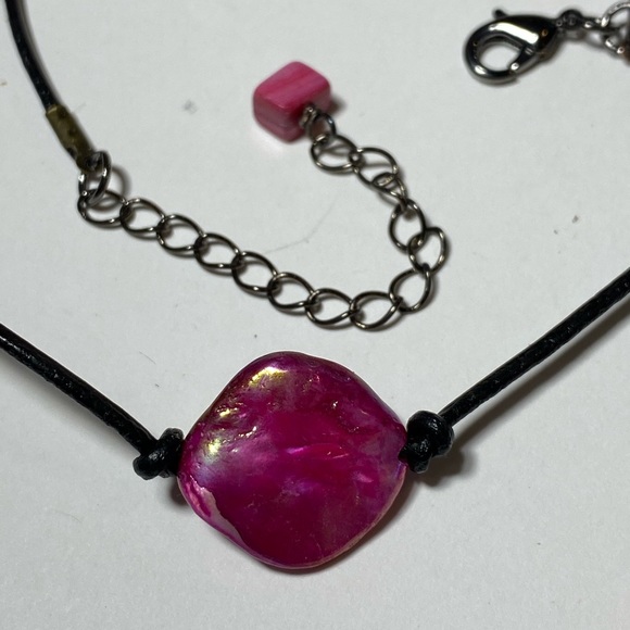 SJC Opalescent Pink Mother of Pearl Necklace - Picture 5 of 5